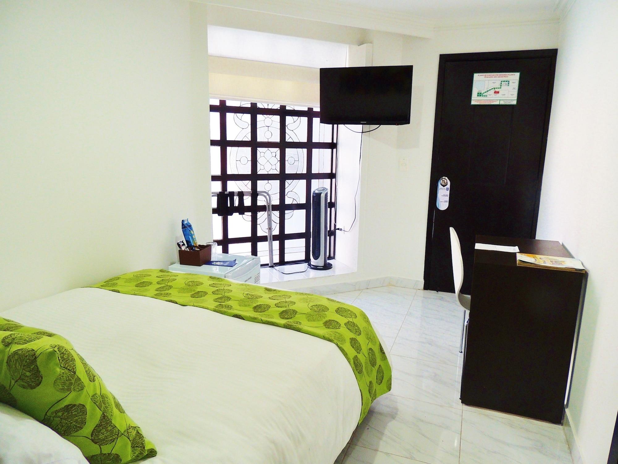 Hotel Montes De La Castellana อาร์เมเนีย ภายนอก รูปภาพ