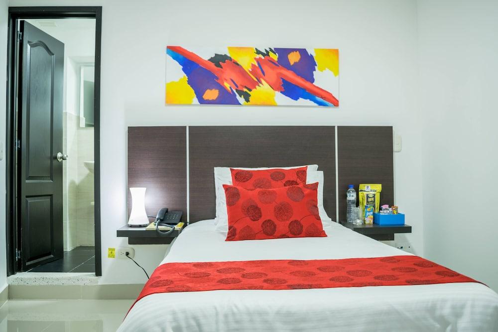 Hotel Montes De La Castellana อาร์เมเนีย ภายนอก รูปภาพ