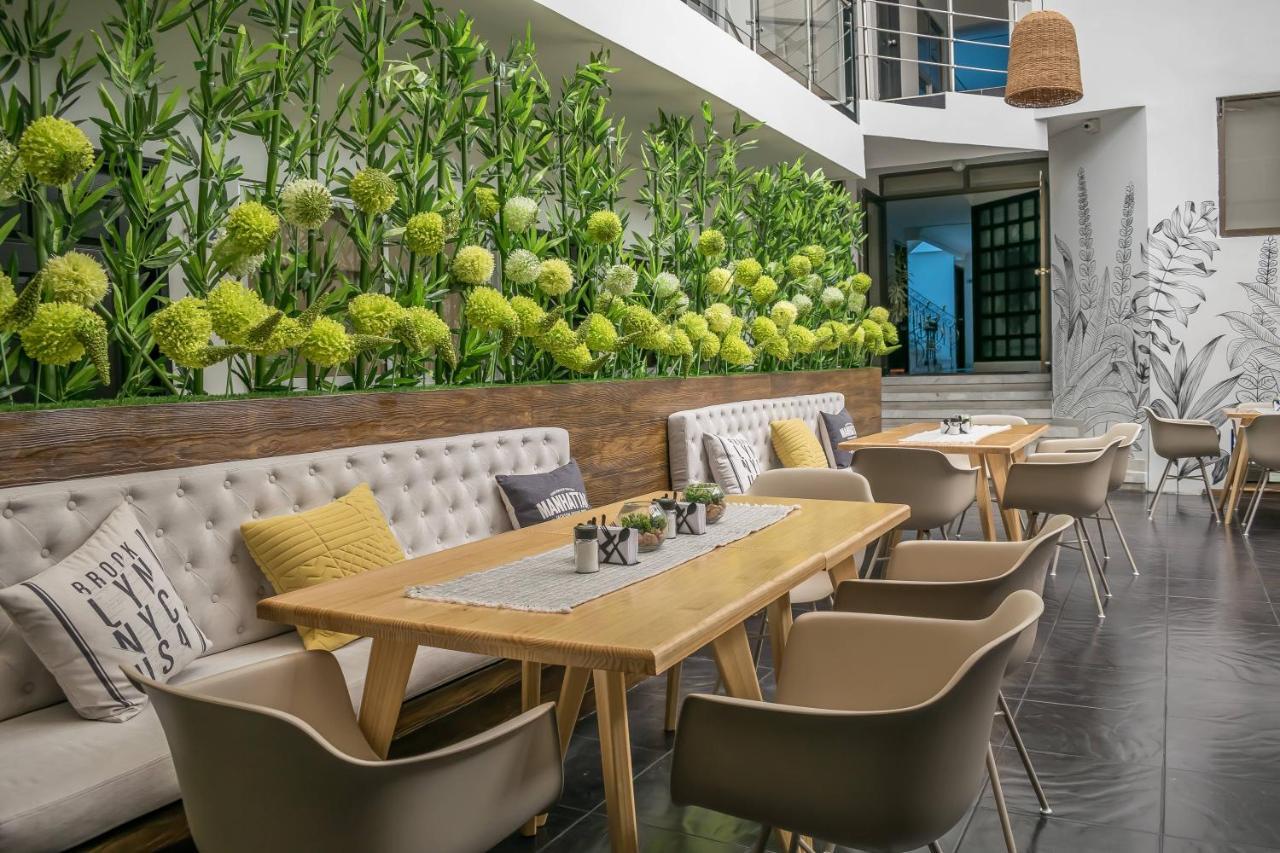 Hotel Montes De La Castellana อาร์เมเนีย ภายนอก รูปภาพ